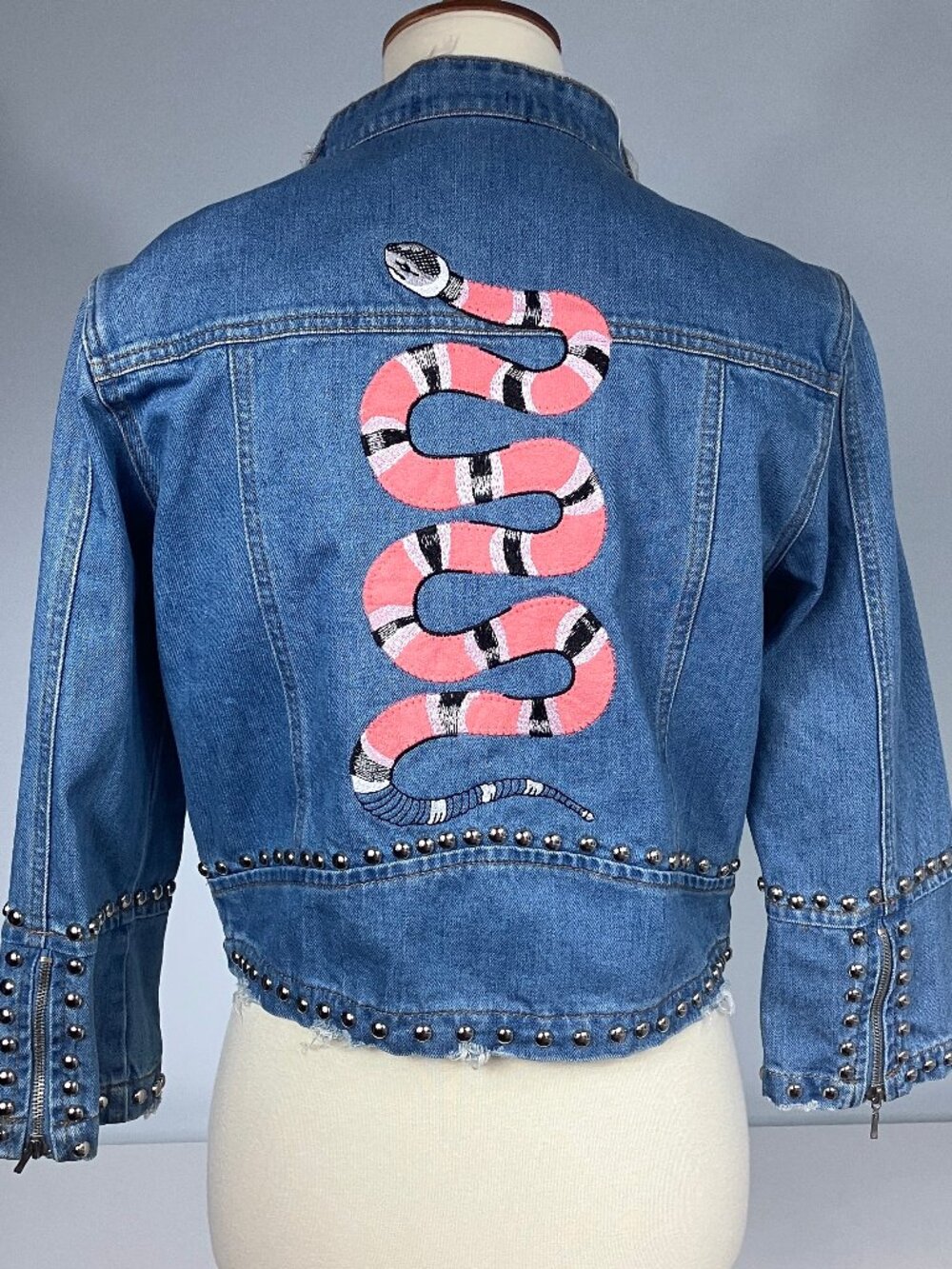 Fernanda Farah Snake Patch Denim Crop Moto Jacket Embroidered Studded Medium